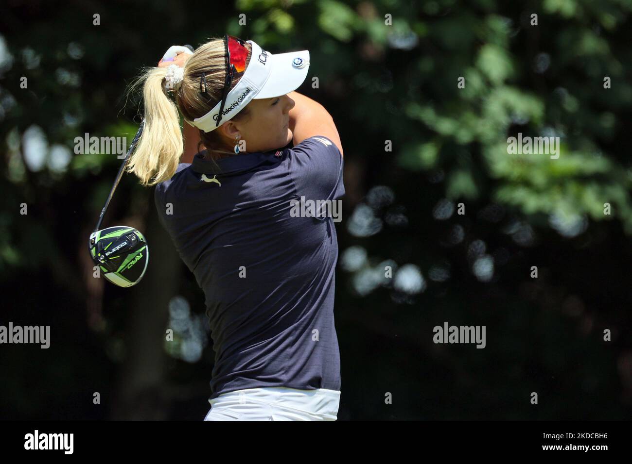 La Lexi Thompson di Delray Beach, Florida, arriva dal tee 4th durante l'ultimo round del Meijer LPGA Classic Golf Tournament al Blythefield Country Club di Belmont, MI, USA, domenica 19 giugno 2022. (Foto di Amy Lemus/NurPhoto) Foto Stock