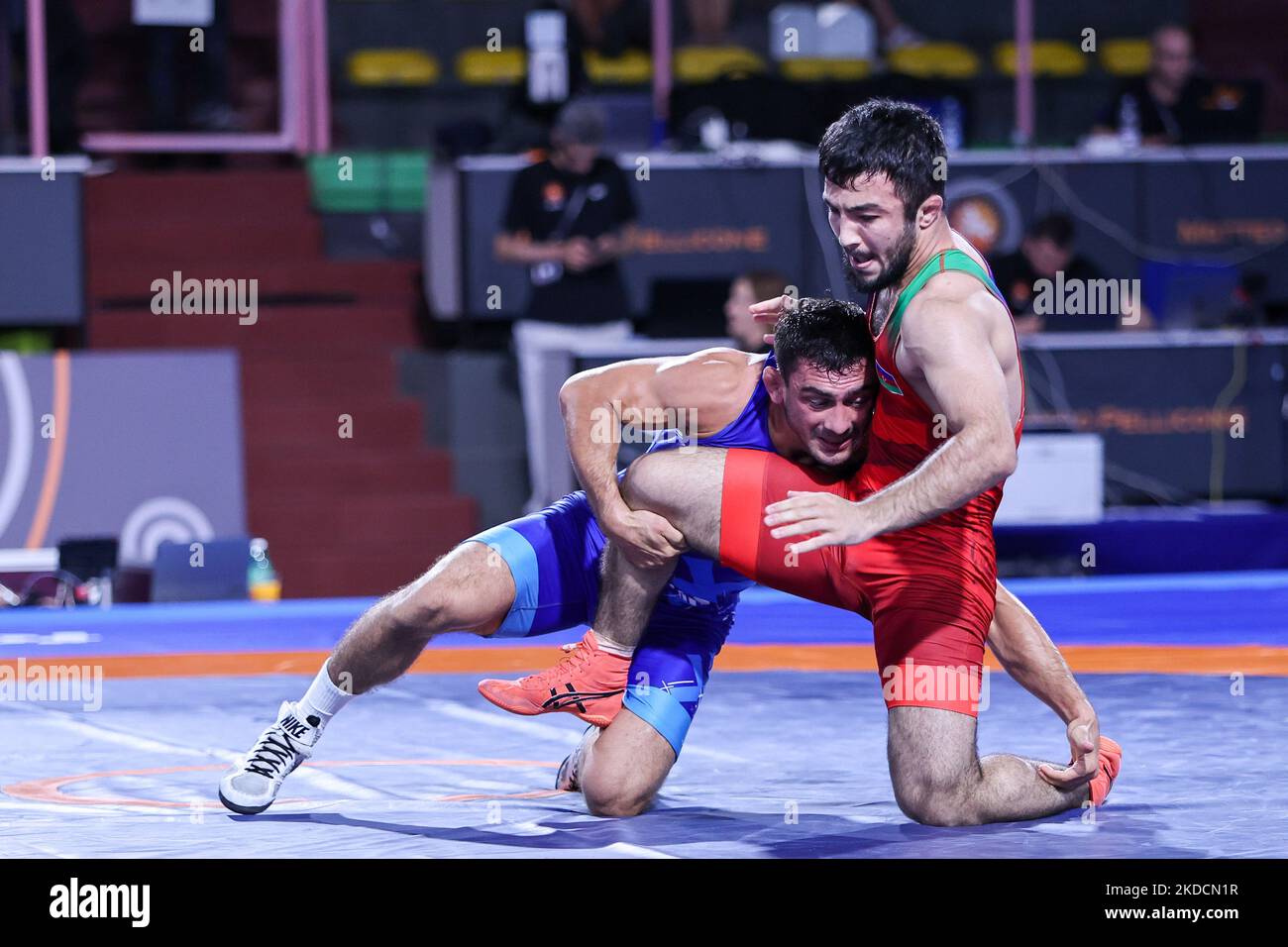 Turan Bayramov (AZE) vs Taimuraz Salkazanov (SVK) FF 74kg durante la Wrestling 2022 Ranking Series (Day4) il 25 giugno 2022 al Matteo Pellicone di Roma (Foto di Luigi Mariani/LiveMedia/NurPhoto) Foto Stock