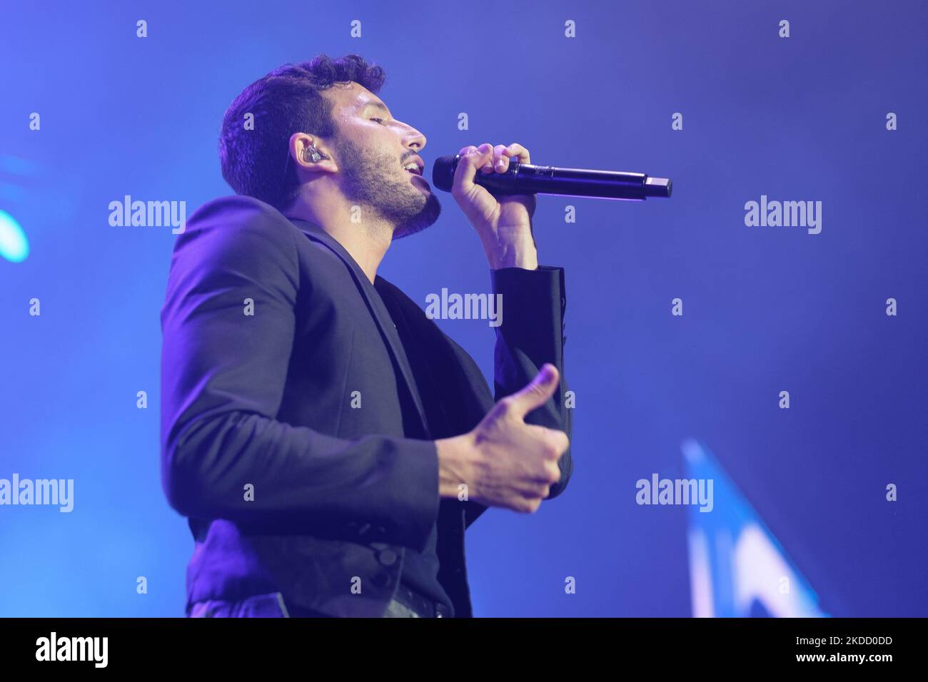 Sebastian Yatra astuzia durante il Dharma Tour al Wizcenter di Madrid, Spagna, il 29 giugno 2022 (Foto di Oscar Gonzalez/NurPhoto) Foto Stock