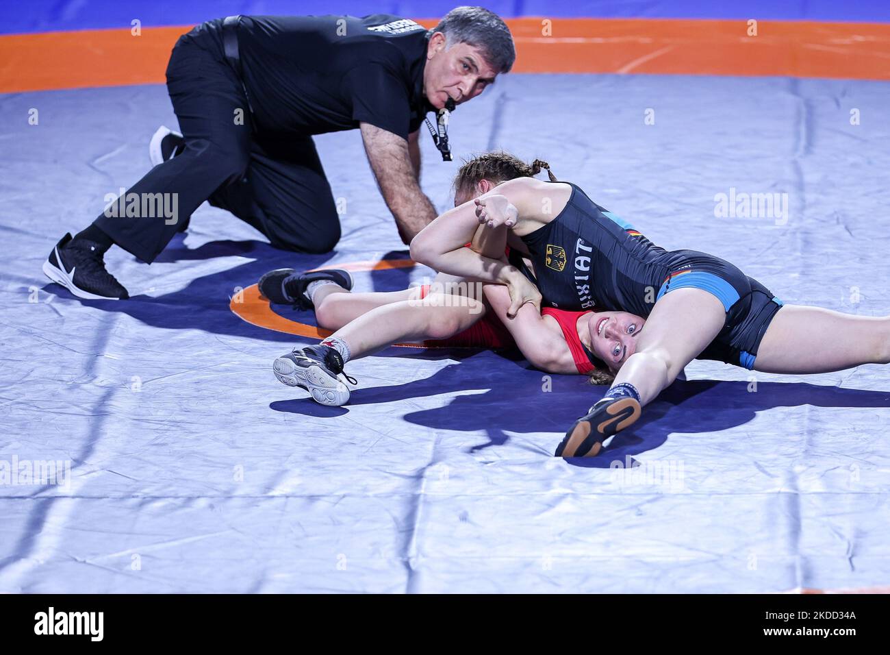 Mihaela Samoil (MDA) vs Amory Olivia Andrich (GER) WW 53kg durante i Campionati europei di Wrestling 2022 U20 del 01 luglio 2022 al PalaPellicone di Roma (Foto di Luigi Mariani/LiveMedia/NurPhoto) Foto Stock