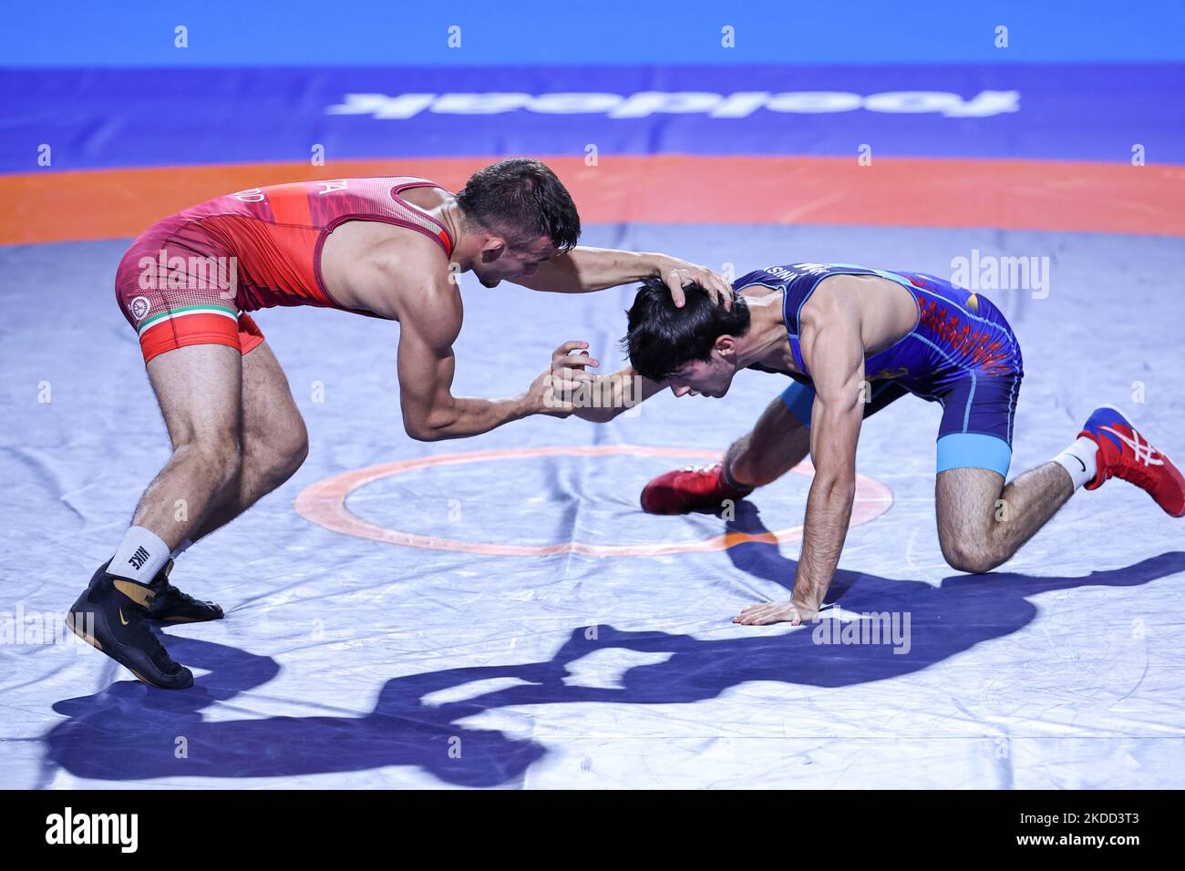 Simone Vincenzo Piroddu (ITA) vs Harutyun Hovhannisyan (ARM) FS 57kg durante i Campionati europei di Wrestling U20 del 02 luglio 2022 al Matteo Pellicone di Roma (Foto di Luigi Mariani/LiveMedia/NurPhoto) Foto Stock