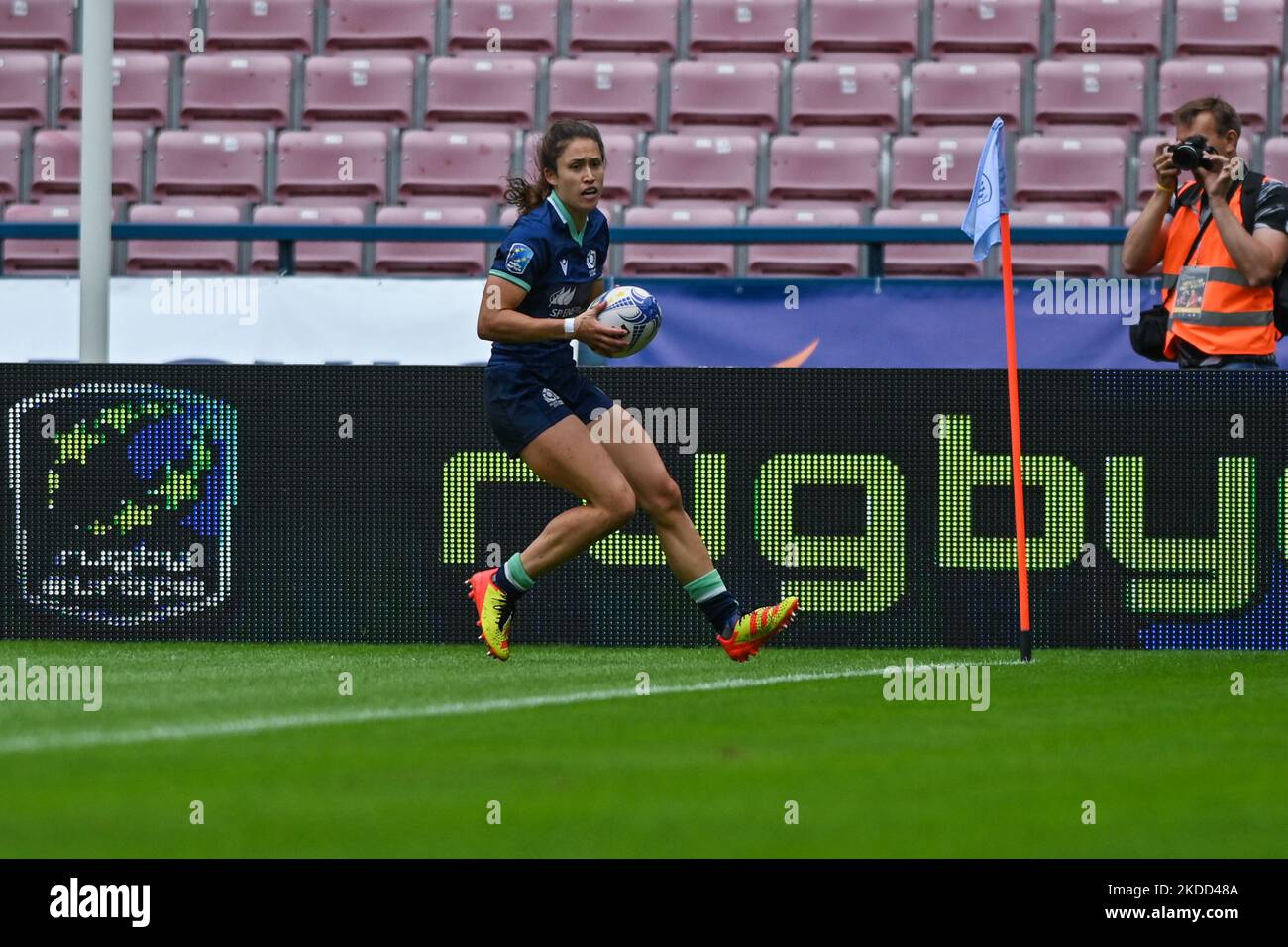 Rhona LLOYD of Scotland in azione durante France Women's 7s vs Scotland Women's 7s, una partita di qualifica Pool B della seconda tappa della Rugby Europe Sevens Championship Series 2022 a Cracovia. Sabato 02 luglio 2022, allo stadio municipale di Henryk Reyman, Cracovia, Malopolskie Voivodato, Polonia. (Foto di Artur Widak/NurPhoto) Foto Stock