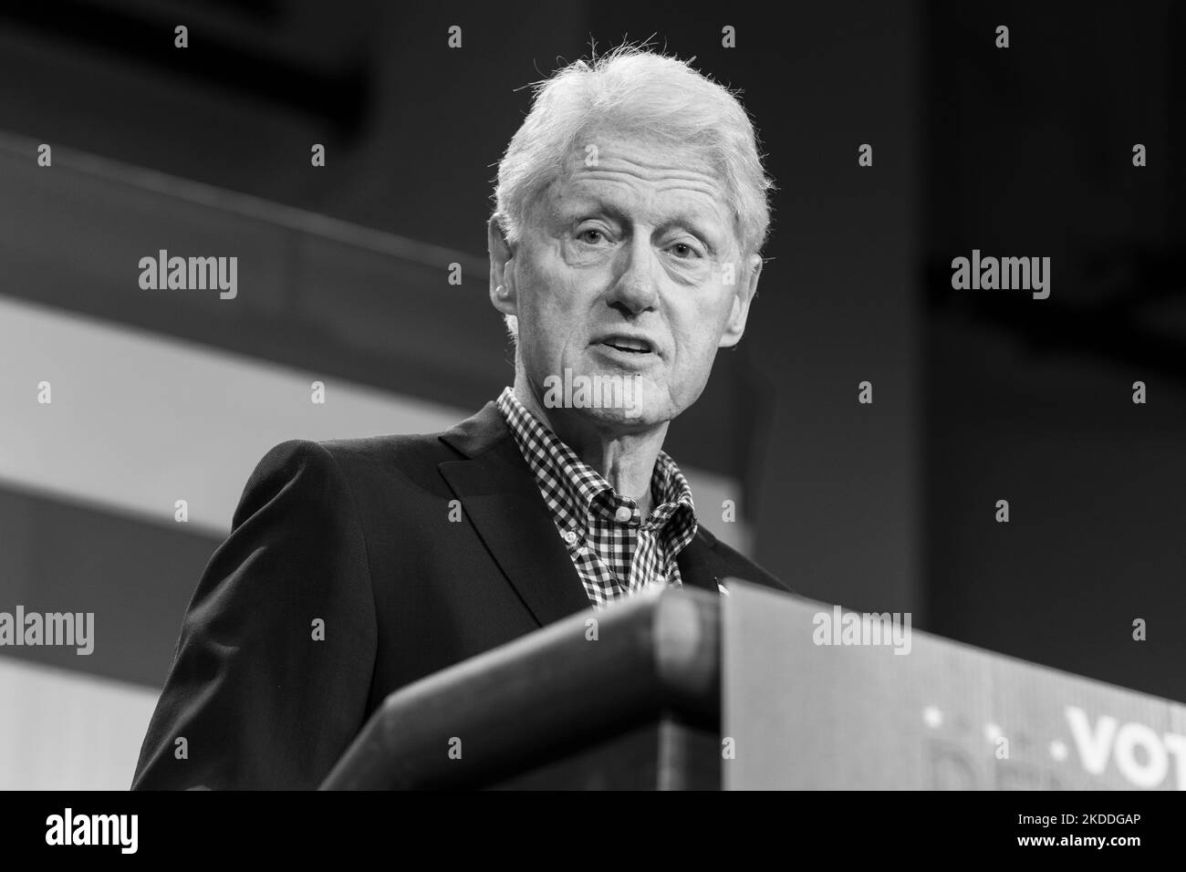 L'ex presidente Bill Clinton parla durante la campagna elettorale per il governatore Kathy Hochul presso i BKLYN Studios di New York il 5 novembre 2022. Foto Stock