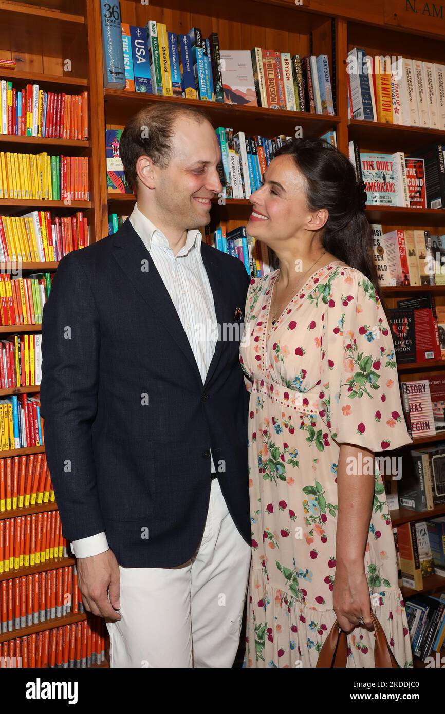 Lord Frederick Windsor e Lady Sophie Windsor partecipano al lancio del libro "The Quickening" presso Daunt Books a Londra. Lady Sophie Windsor è un'attrice inglese Foto Stock