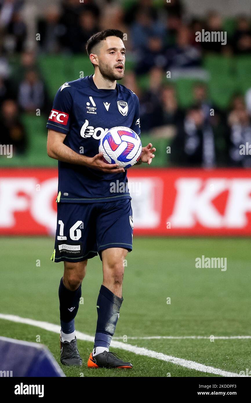 Melbourne, Australia, 4 novembre 2022. Stefan Nigro di Melbourne Victory durante la Partita di calcio maschile della A-League tra Melbourne Victory e Newcastle Jets all'AAMI Park il 04 novembre 2022 a Melbourne, Australia. Credit: Dave Hewison/Speed Media/Alamy Live News Foto Stock