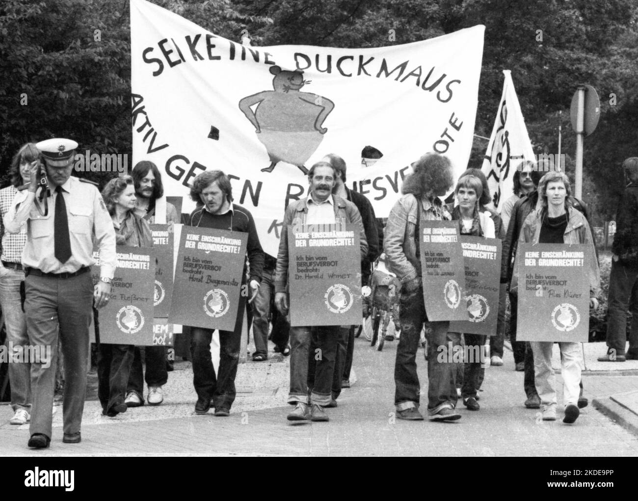 Coloro che sono stati colpiti dal Decreto radicale e i loro amici hanno dimostrato 19 82 contro i divieti professionali, Germania Foto Stock