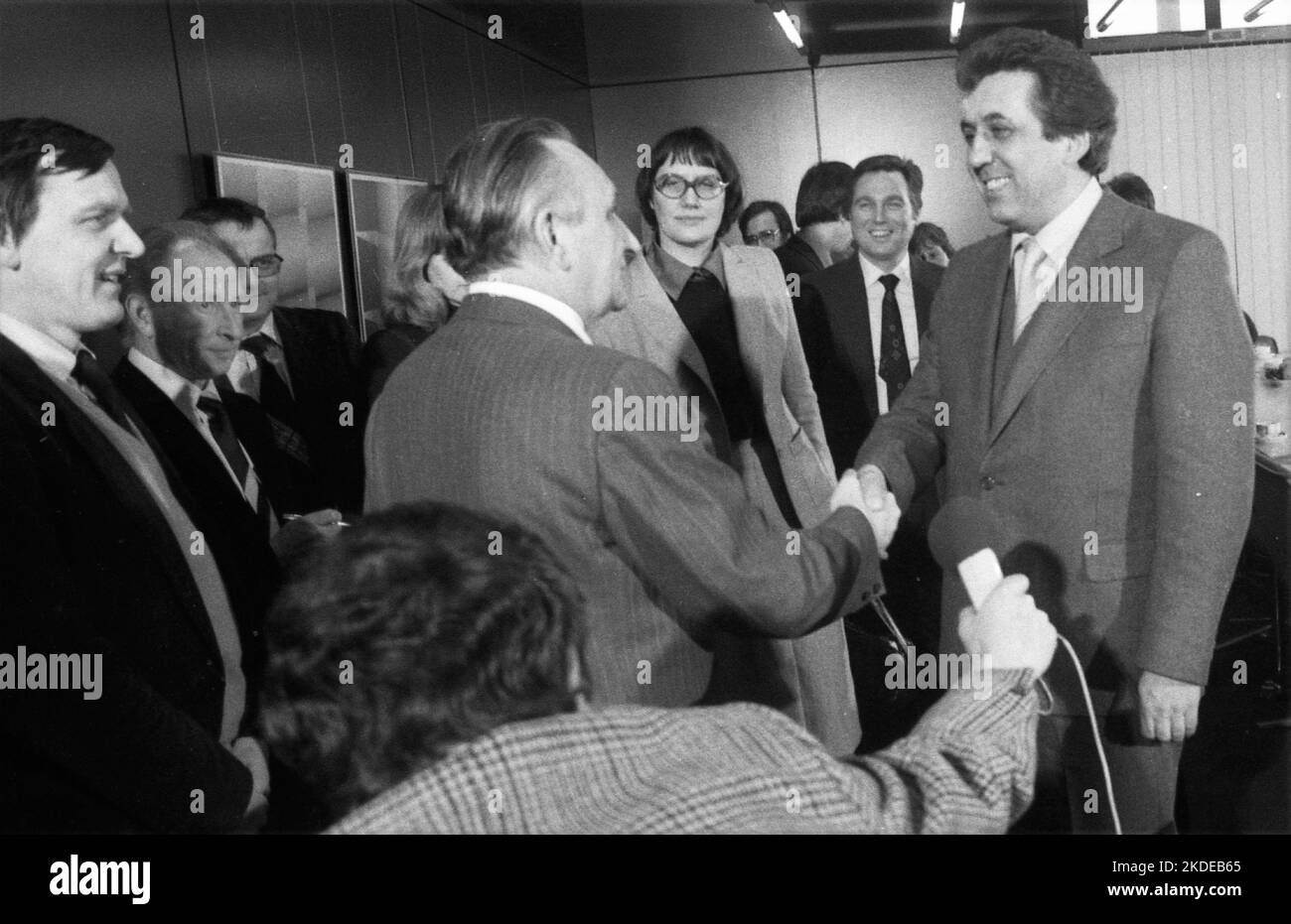 La visita del presidente della FDJ della RDT Egon Krenz a Bonn il 21 marzo 1980. Gerhard Schroeder (a sinistra) EgonBahr (m.) Egon Krenz (l.), Germania Foto Stock