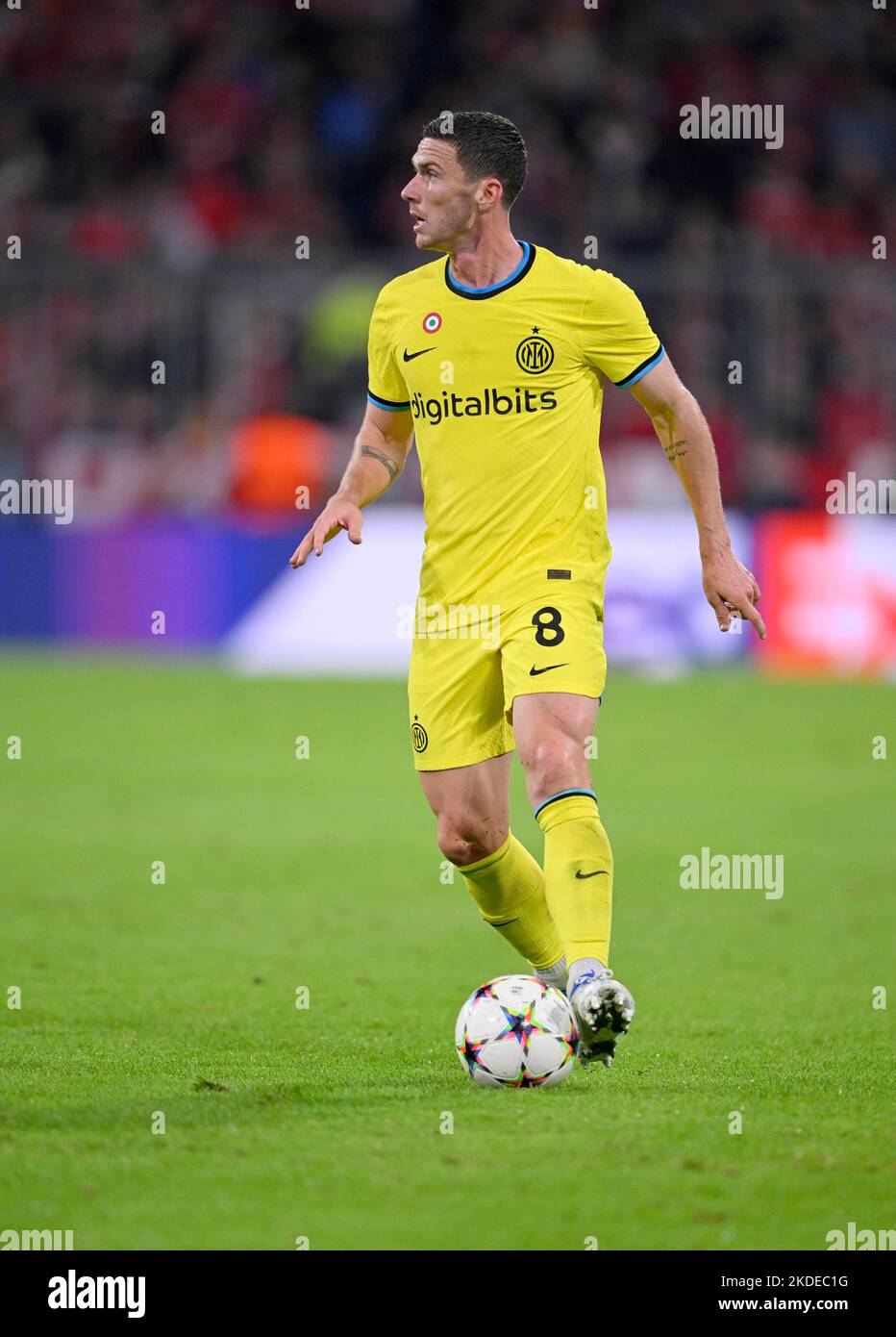 Robin Gosens Inter Milan Milano (08) on the ball, Allianz Arena, Monaco, Baviera, Germania Foto Stock