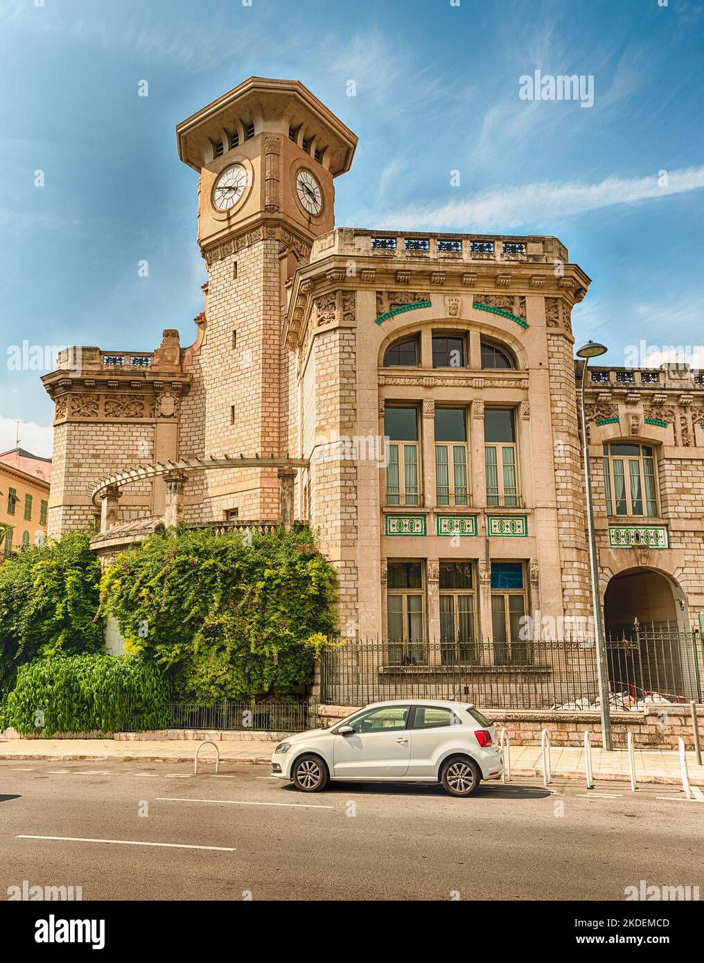 La splendida architettura del Lycee Massena, edificio iconico nel centro di Nizza, Costa Azzurra, Francia Foto Stock