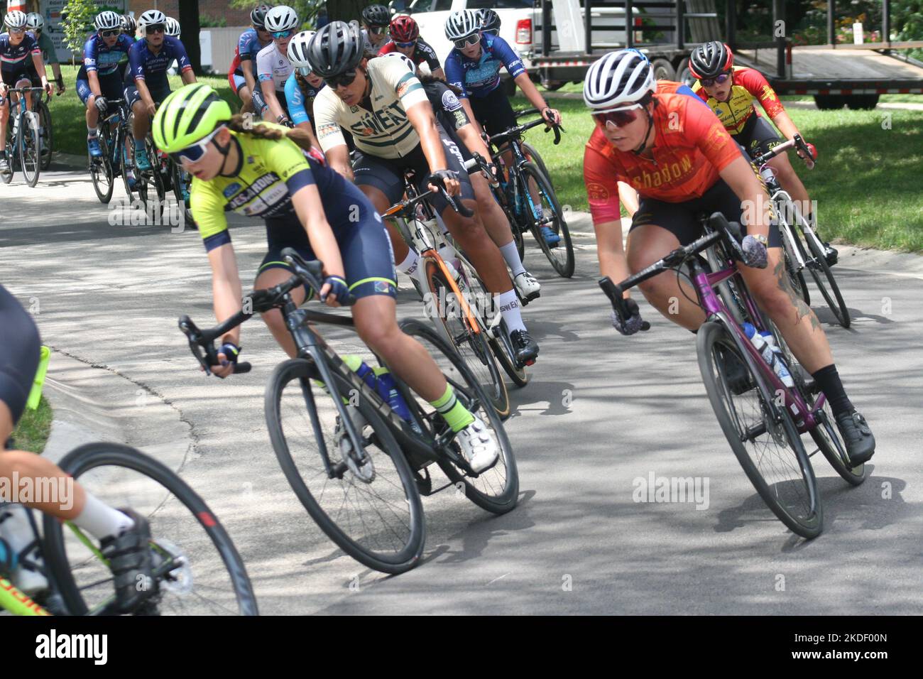 Gare di ciclismo femminile al Lake Bluff Criterium 2022 durante la intelligentsia Cup 2022. Foto Stock