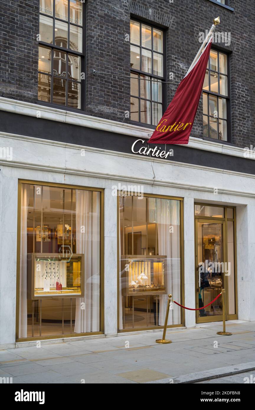 Esterno della gioielleria Cartier sulla Old Bond Street. Londra, Inghilterra, Regno Unito Foto Stock