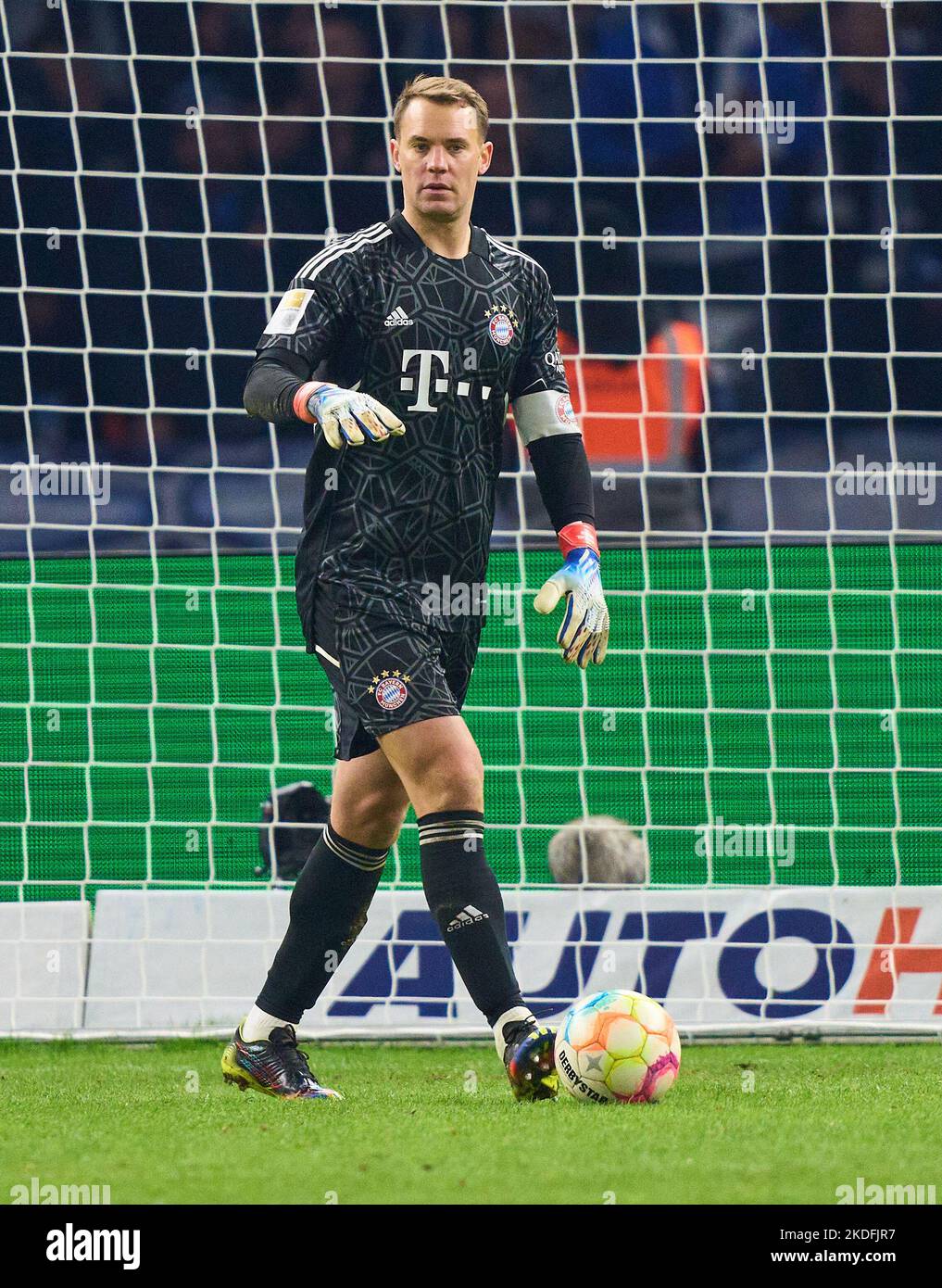 Berlino, Germania. 05th Nov 2022. Manuel NEUER, portiere FCB 1 nella partita HERTHA BSC BERLIN - FC BAYERN MUENCHEN 2-3 1.German Football League il 4 novembre 2022 a Berlino, Germania. Stagione 2022/2023, giorno 13, 1.Bundesliga, FCB, München, 13.Spieltag Credit: Peter Schatz/Alamy Live News Foto Stock