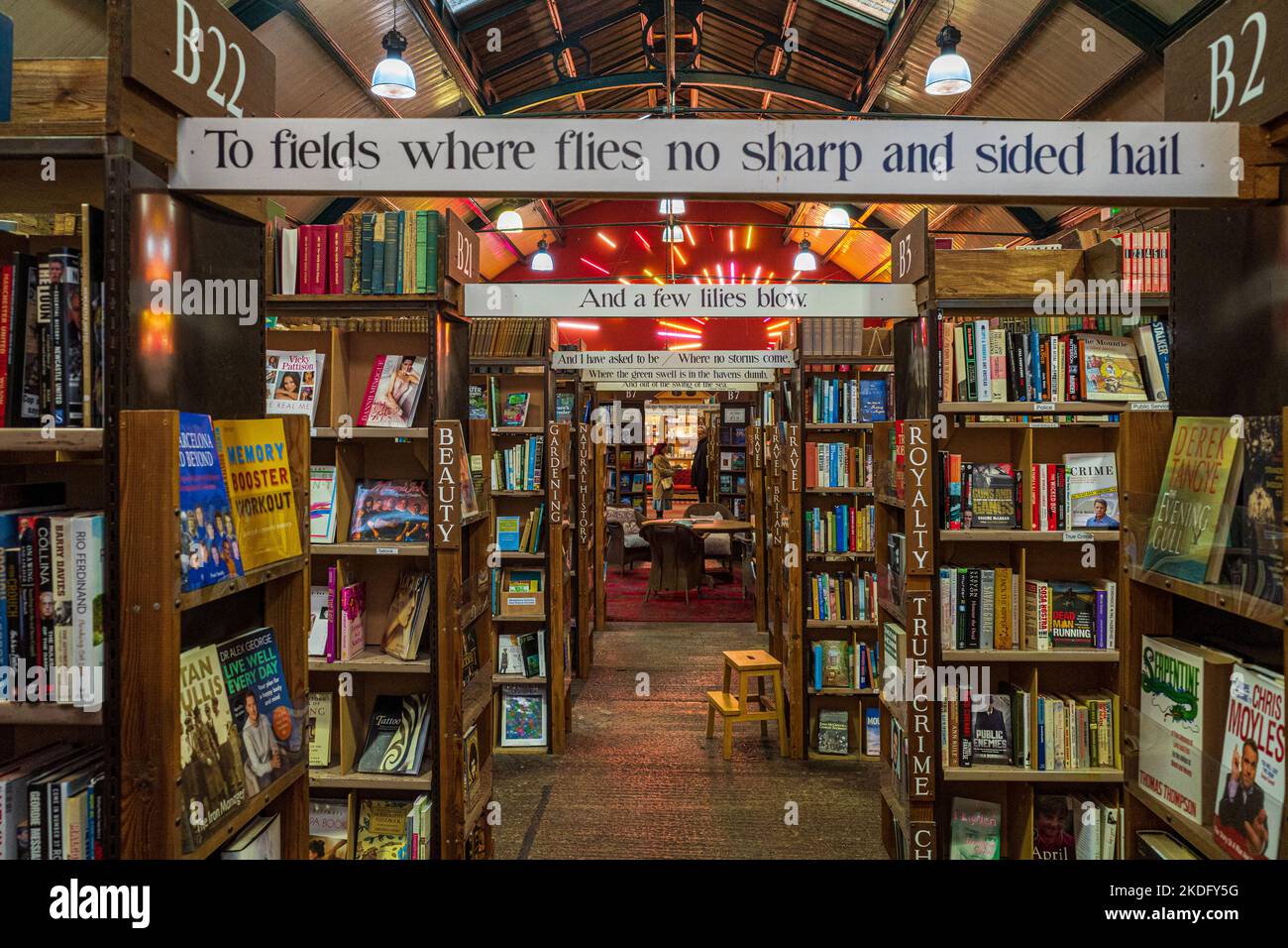 Barter Libri Alnwick. Barter Books, una grande libreria di seconda mano, si trova presso l'ex stazione di Alnwick, Northumberland, Regno Unito. Aperto nel 1991. Foto Stock