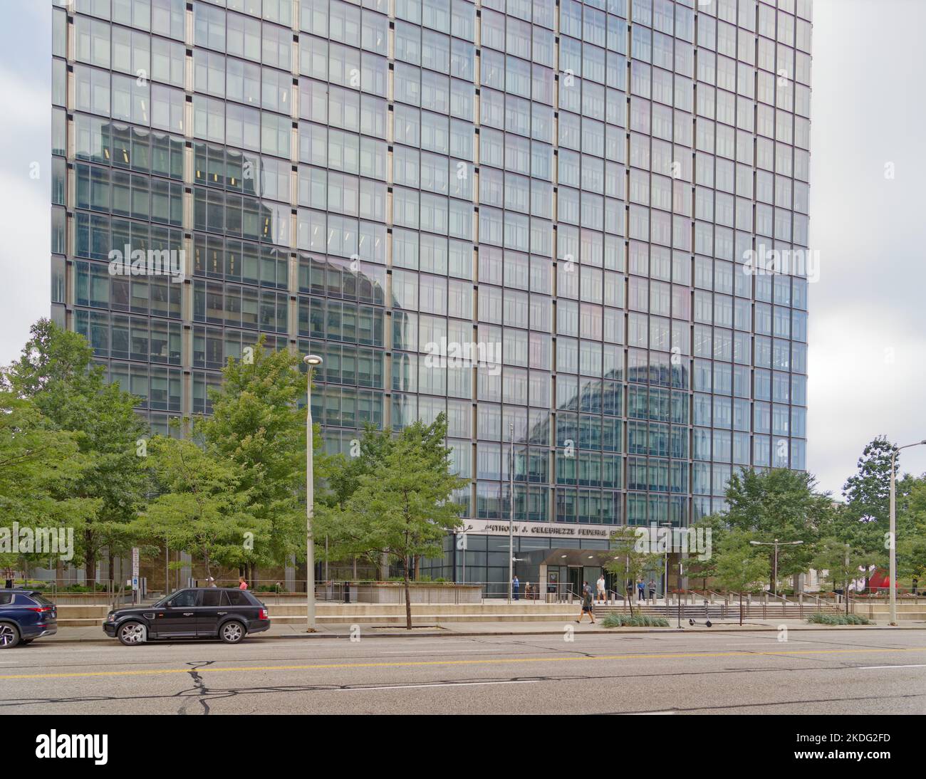L'edificio federale Anthony J. Celebrezze, eretto nel 1966, ha aggiunto una seconda pelle di vetro isolante nel 2012. Foto Stock