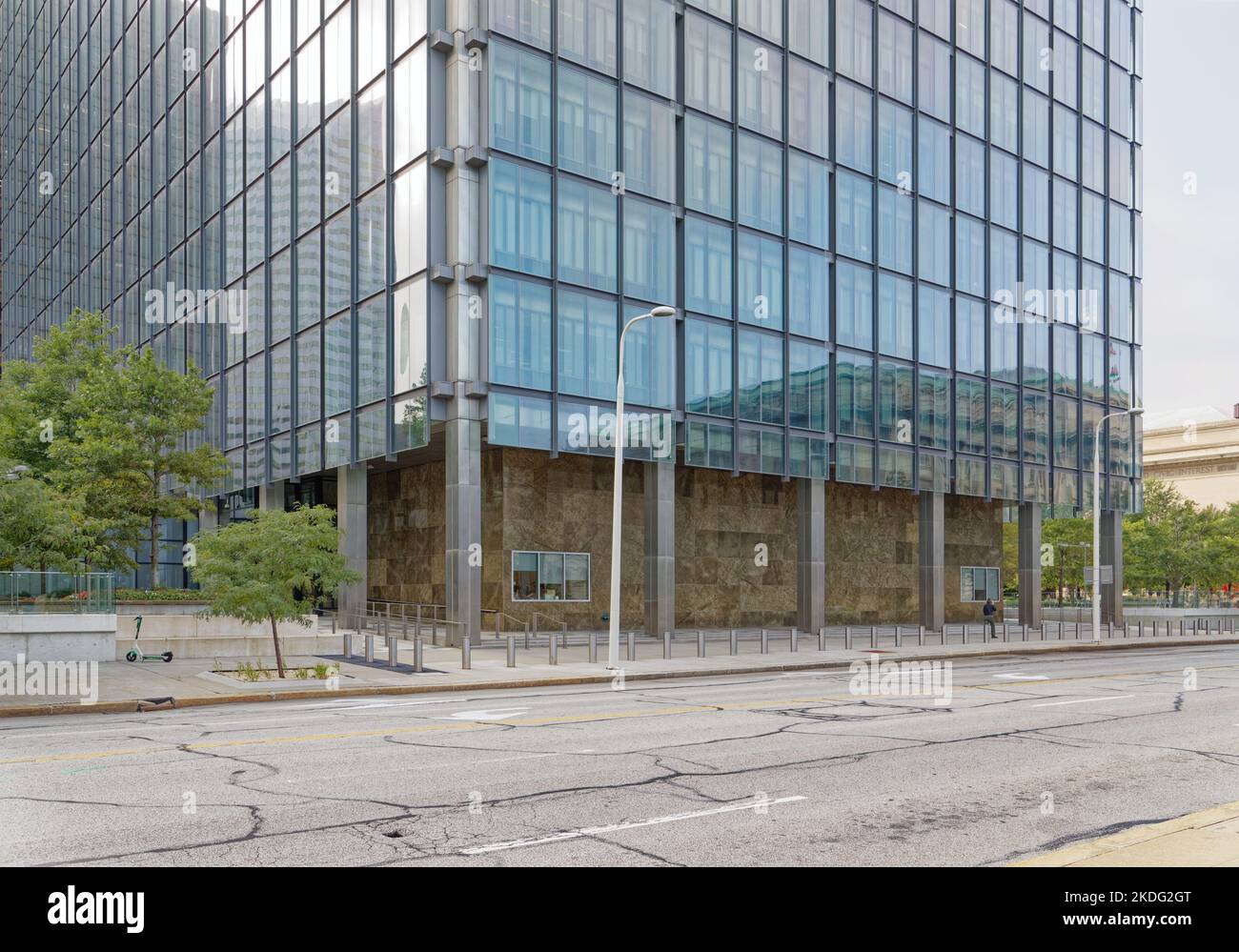 L'edificio federale Anthony J. Celebrezze, eretto nel 1966, ha aggiunto una seconda pelle di vetro isolante nel 2012. Foto Stock