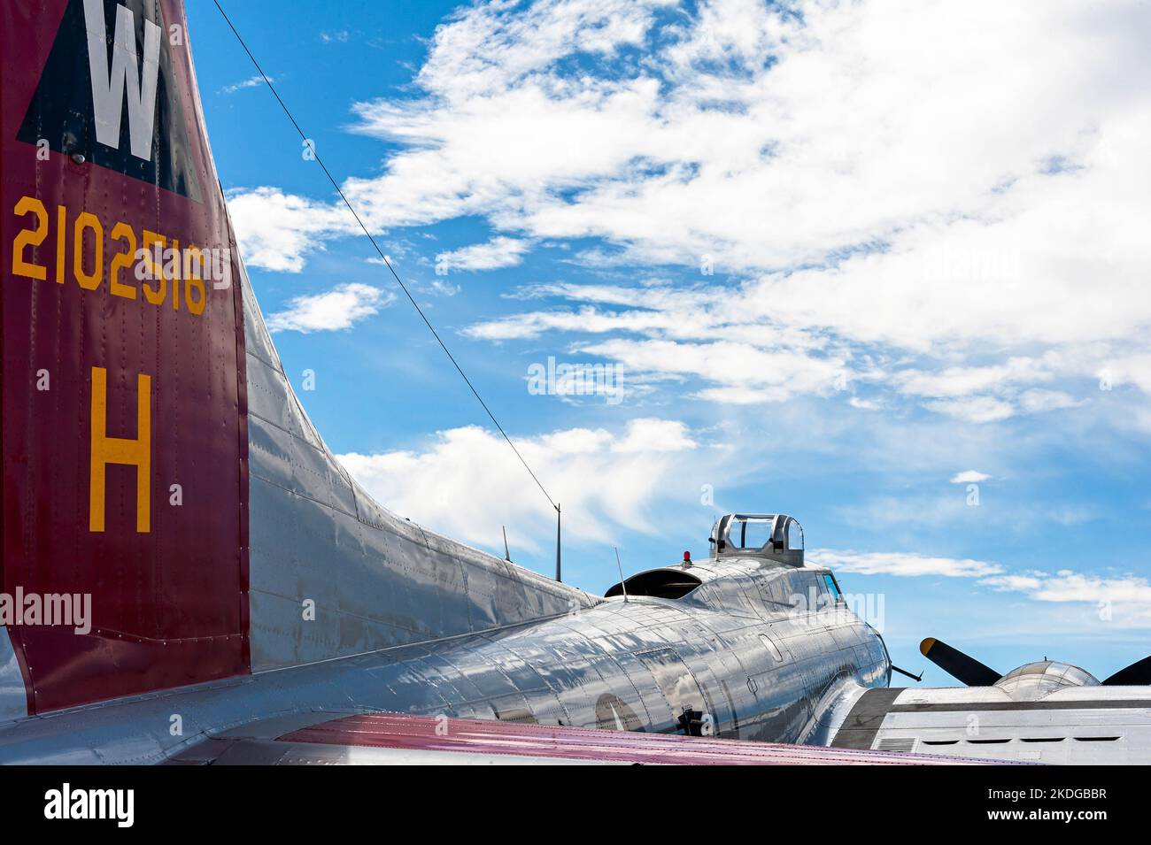 B17 Flying Fortress Bomber alluminio Overcast USAF WWII velivolo raffigurato a Flagstaff, Arizona, USA Foto Stock