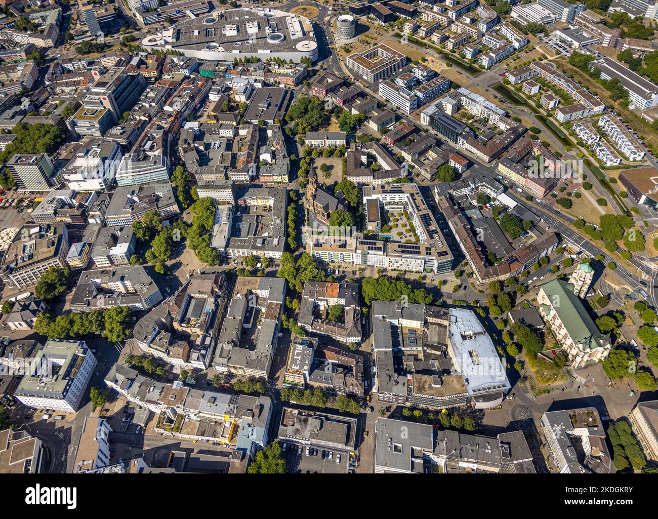Vista aerea, centro commerciale della città a Limbecker Platz, Rottstraße, Pferdemarkt, chiesa cattolica di San Gertrud, evang. Kreuzeskirche, centro città, Essen, Foto Stock