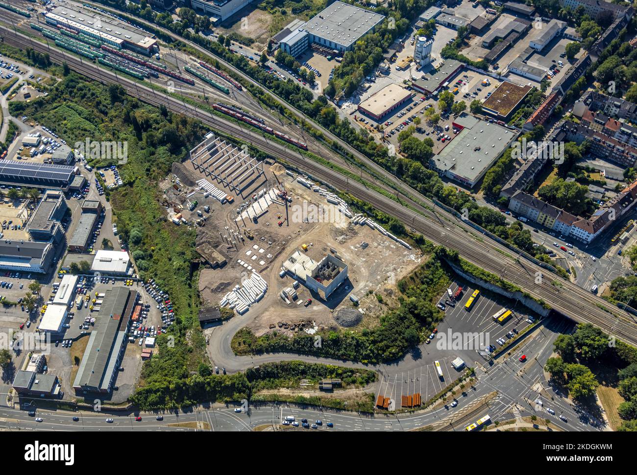 Veduta aerea, cantiere per il Centro di formazione regionale RTZ della polizia, Frohnhauser Straße, linea ferroviaria con officina DB Regio in NRW, Westvi Foto Stock