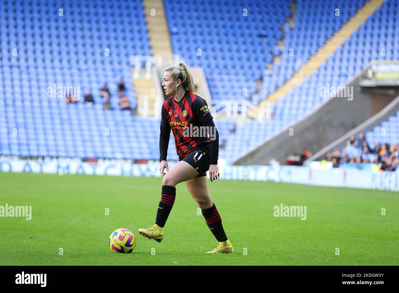 Reading, Regno Unito. 06th Nov 2022. The Select Car Leasing Stadium, Reading, UK, 6 novembre 2022 Lauren Hemp (11, Man City) durante una partita del WSL il 6th novembre 2022 tra Reading e Manchester City, al Select Car Leasing Stadium, Reading, UK (Bettina Weissensteiner/SPP) Credit: SPP Sport Press Photo. /Alamy Live News Foto Stock Reading, Regno Unito. 06th Nov 2022. The Select Car Leasing Stadium, Reading, UK, 6 novembre 2022 Lauren Hemp (11, Man City) durante una partita del WSL il 6th novembre 2022 tra Reading e Manchester City, al Select Car Leasing Stadium, Reading, UK (Bettina Weissensteiner/SPP) Credit: SPP Sport Press Photo. /Alamy Live News Foto Stock