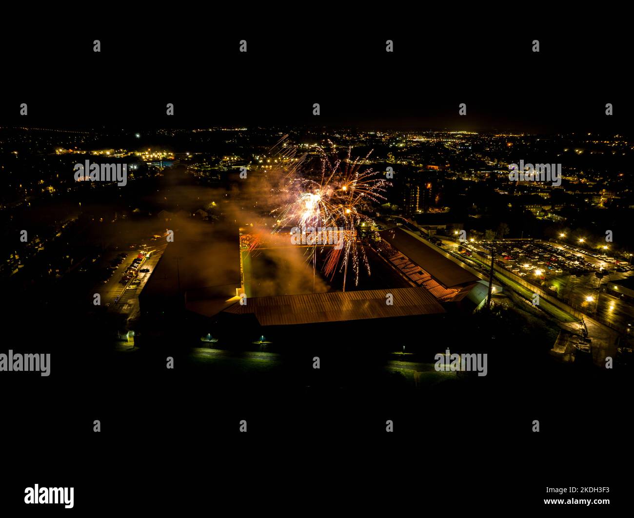 Vale Park, Port vale Football Club Aerial Drone lunga esposizione Foto dello spettacolo dei fuochi d'artificio 2022 Foto Stock