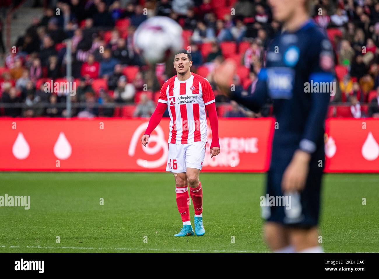 Aalborg, Danimarca. 06th Nov 2022. Yahya Nadrani (16) di AAB visto durante il Superliga match 3F tra Aalborg Boldklub e Silkeborg SE al Parco Aalborg Portland di Aalborg. (Photo Credit: Gonzales Photo/Alamy Live News Foto Stock