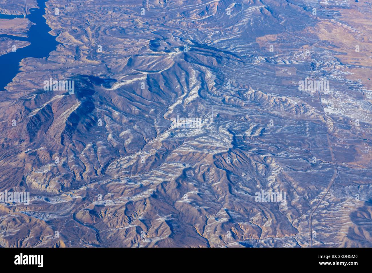 Vista aerea delle Montagne Rocciose coperte da neve Foto Stock
