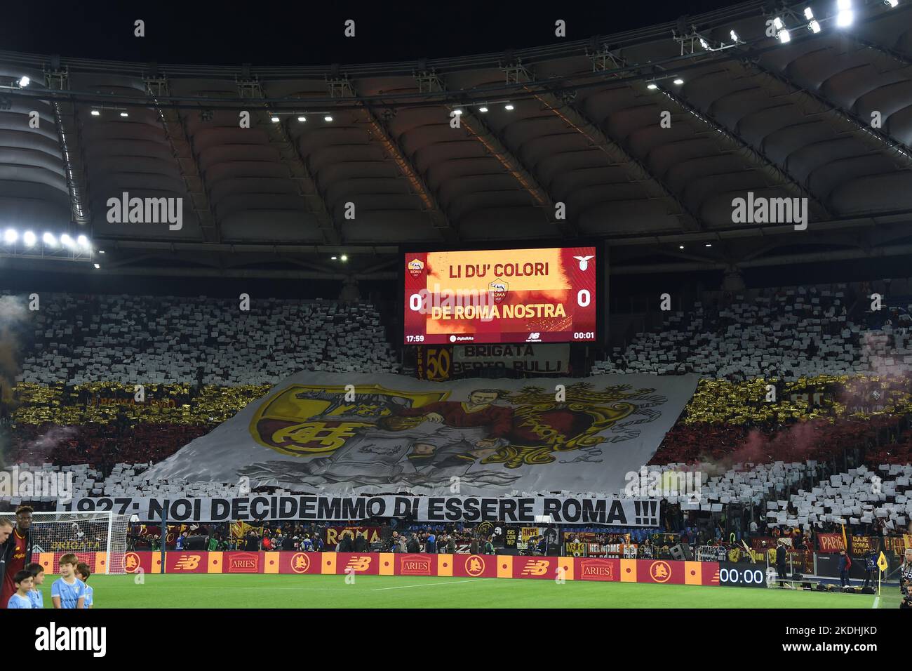Roma, Italia. 06th Nov 2022. Tifosi di Roma durante il calcio Serie A Match, Stadio Olimpico, AS Roma contro Lazio, 06th Nov 2022 Photographer01 Credit: Independent Photo Agency/Alamy Live News Foto Stock