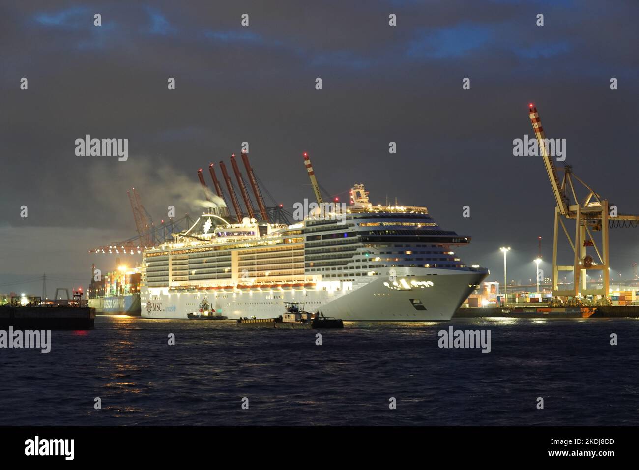 Amburgo, Germania. 07th Nov 2022. La nave da crociera 'MSC preziosa' arriva nel porto di Amburgo. Credit: Marcus Brandt/dpa/Alamy Live News Foto Stock