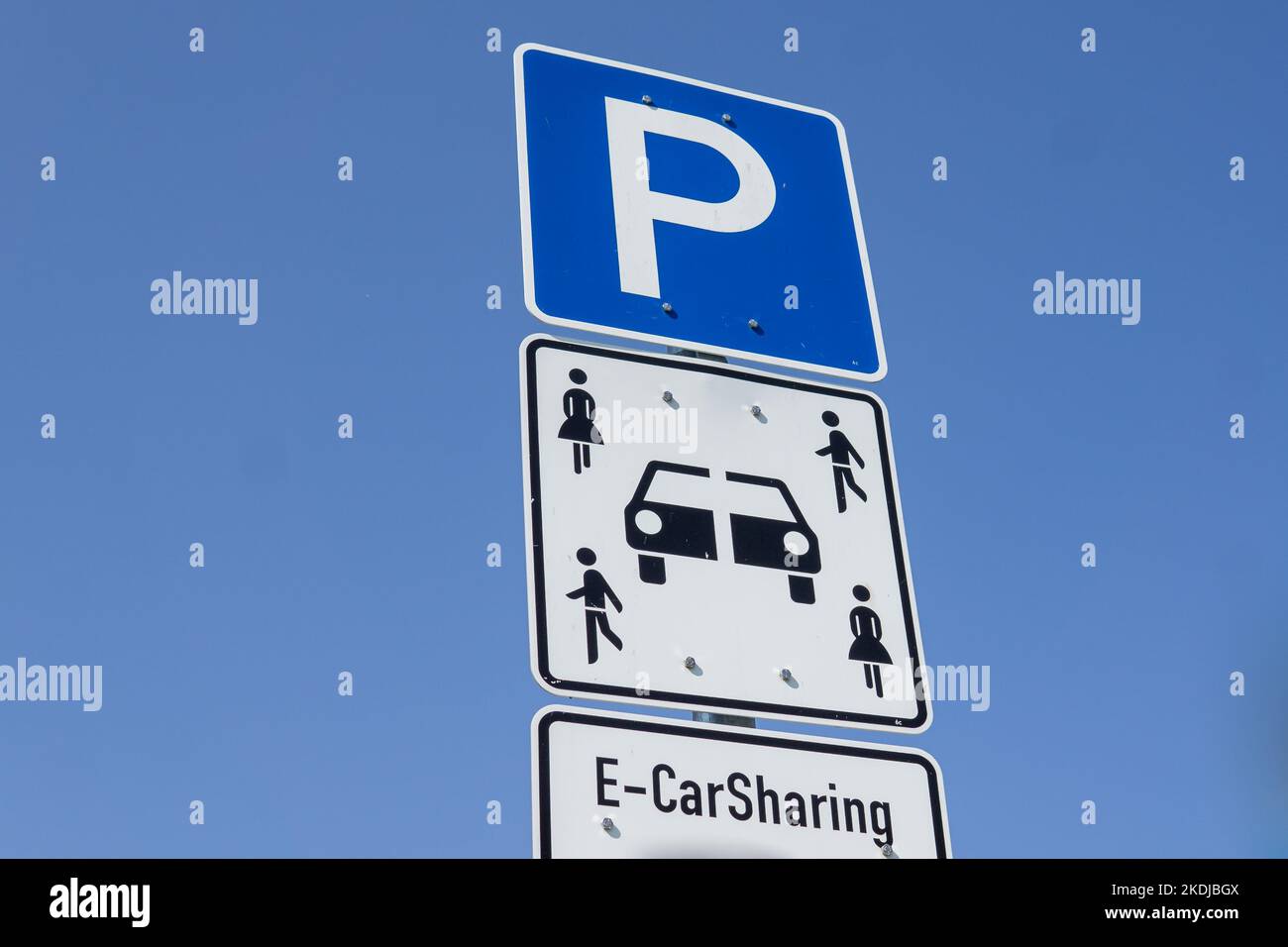 segnaletica stradale per parcheggio per condivisione auto elettriche Foto Stock