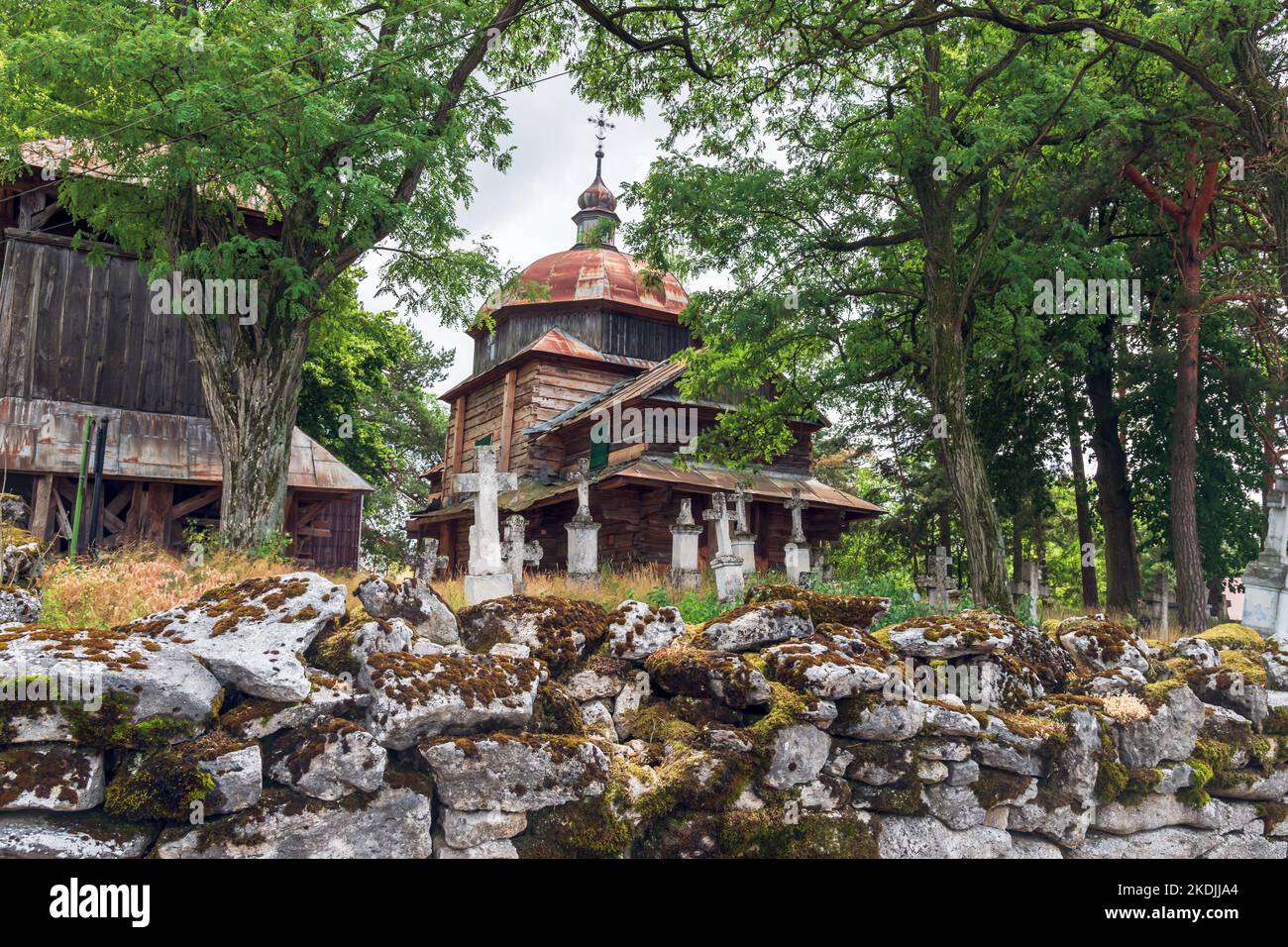 Chiesa ortodossa della protezione della Madre di Dio a Wola Wielka dal 1775, in legno di pino. La struttura della carcassa della chiesa. Legno sacro Foto Stock