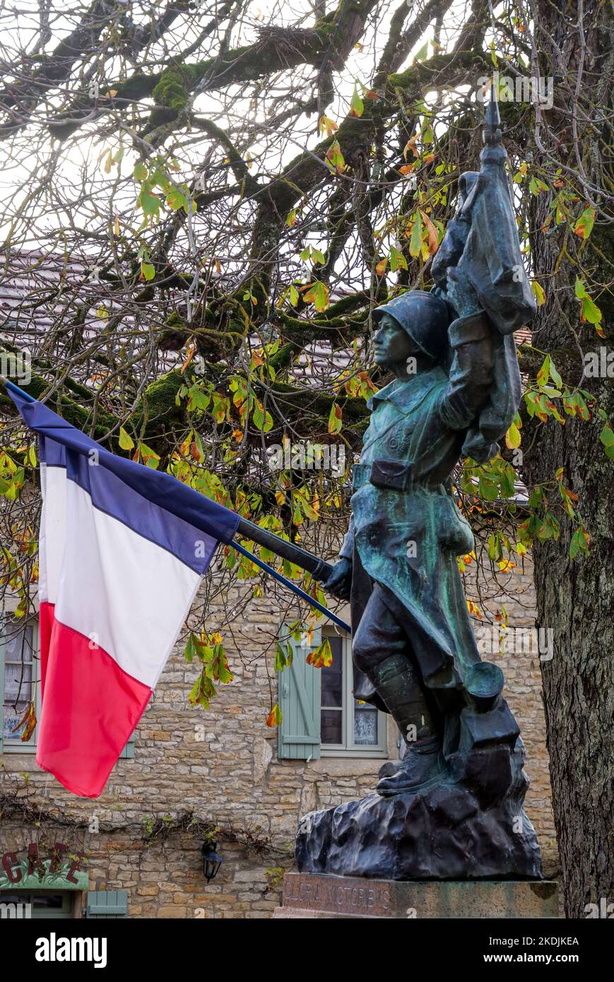 Monumento ai militari, Châteauneuf-en-Auxois, Cote d'Or, Borgogna, Francia Foto Stock