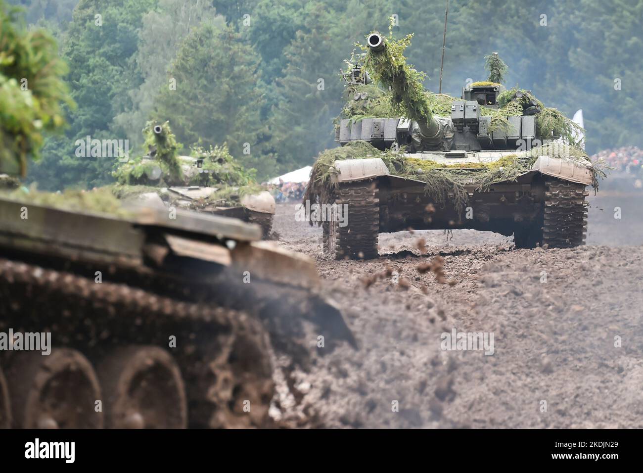 Strasburgo, Repubblica ceca. 25th giugno, 2022. Gli Stati Uniti e i Paesi Bassi pagheranno congiuntamente per il rinnovo di 90 carri armati cechi T-72 per l'esercito ucraino, ha detto Sabrina Singh, portavoce del Dipartimento della Difesa degli Stati Uniti, ai giornalisti di Washington, USA, 4 novembre 2022. File Foto Giornata delle forze armate ceche di terra Bahna 2022 in ex zona militare Brdy vicino Strasburgo, Repubblica Ceca, 25 giugno 2022. Credit: Miroslav Chaloupka/CTK Photo/Alamy Live News Foto Stock
