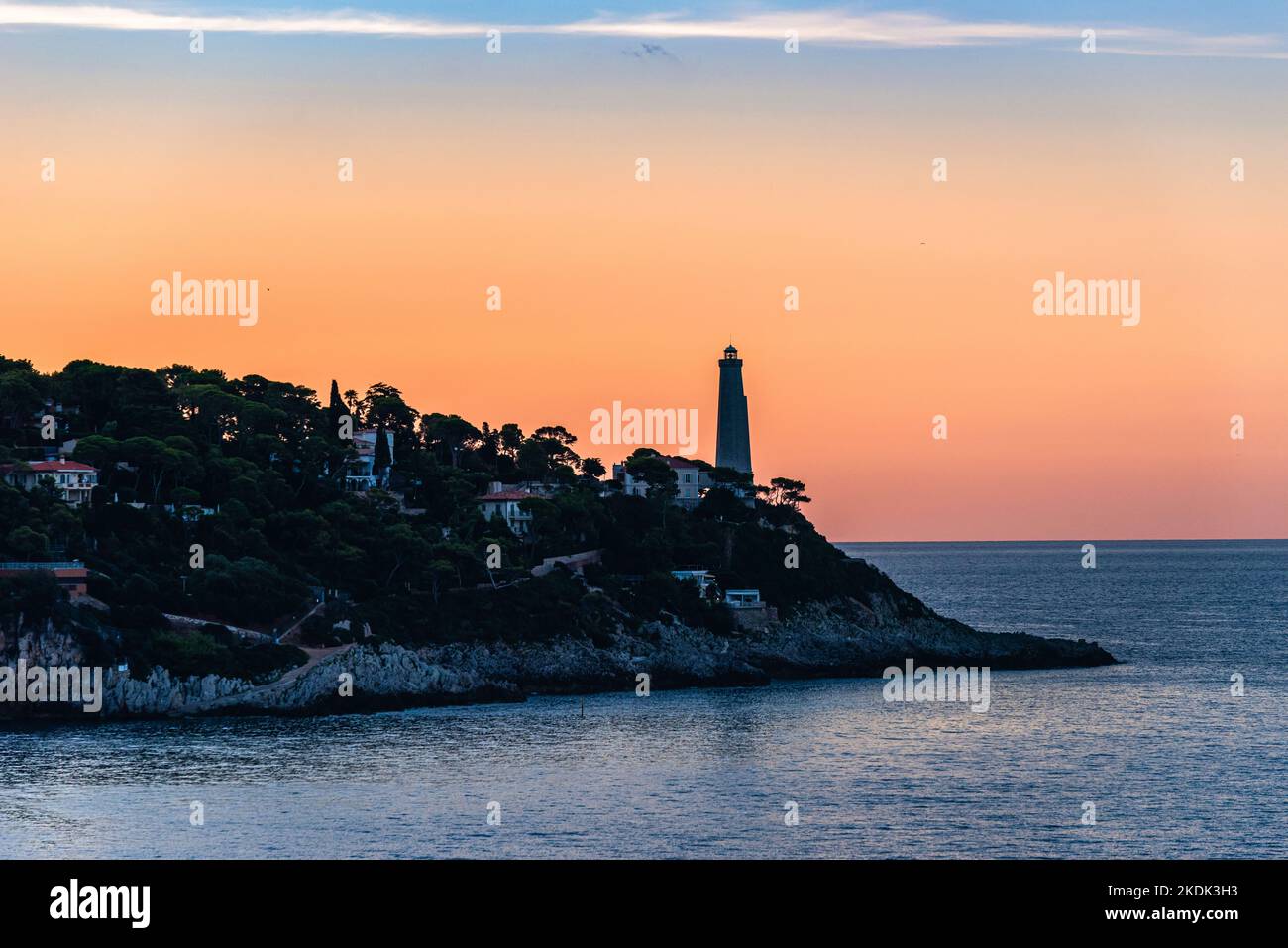 Alba sul faro di Cap-Ferrat, Costa Azzurra, Francia, Europa Foto Stock