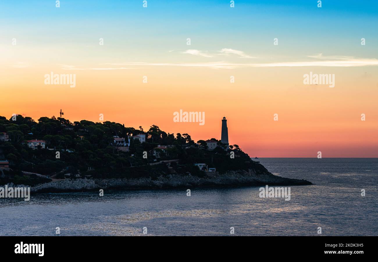Alba sul faro di Cap-Ferrat, Costa Azzurra, Francia, Europa Foto Stock