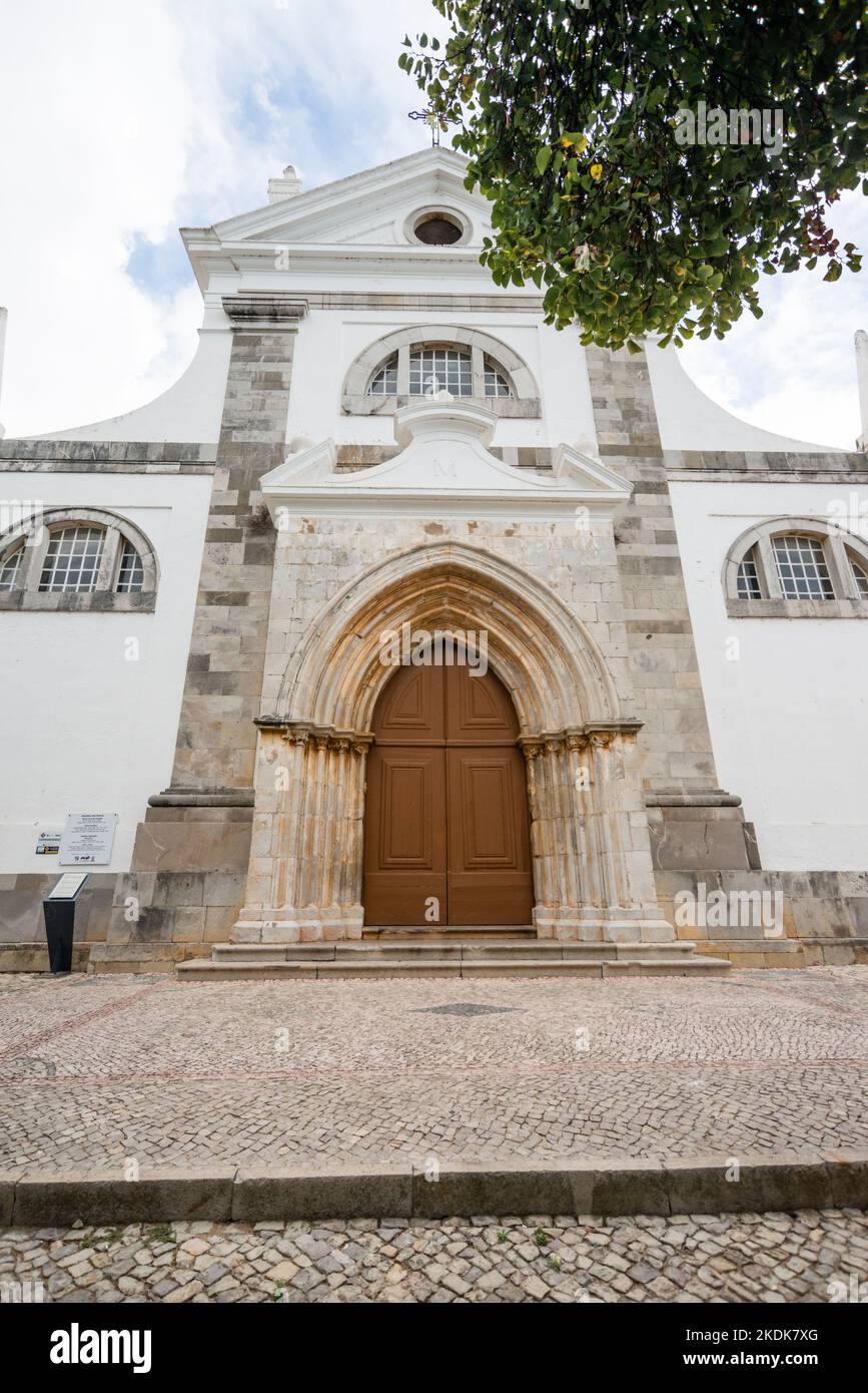 Chiesa principale di Santa Maria del Castello, Tavira, Algarve, Portogallo Foto Stock