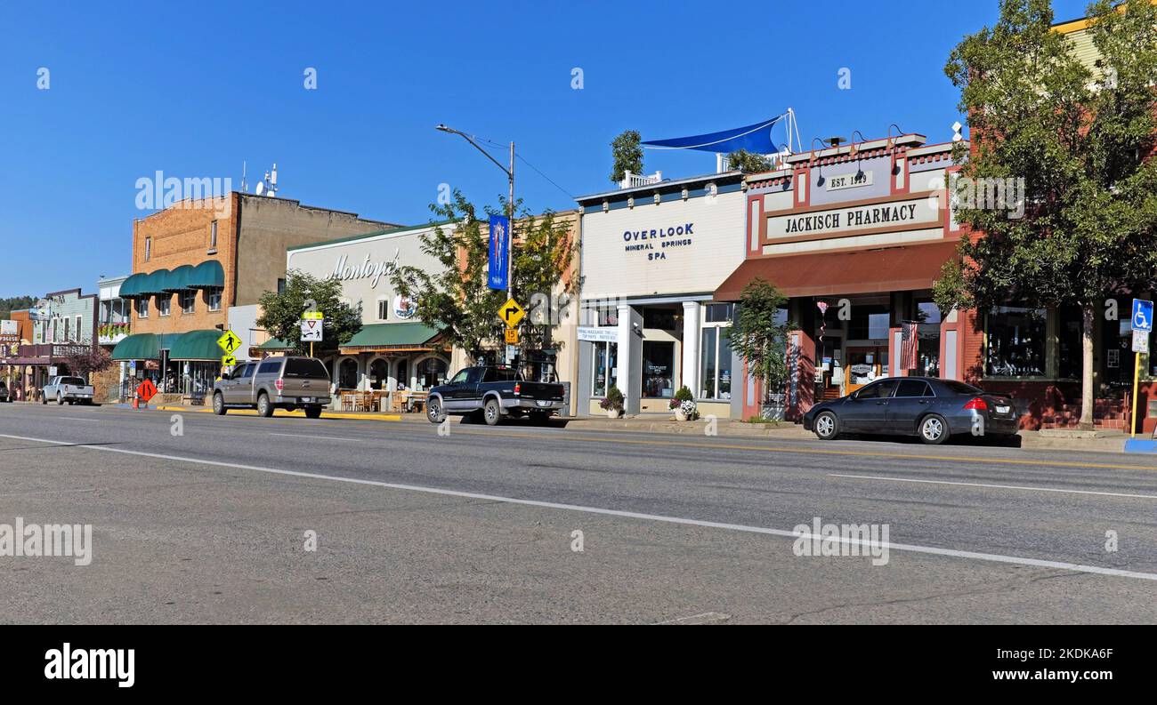 Pagosa Street, la strada principale fiancheggiata da piccole aziende che attraversano il centro di Pagosa Springs, Colorado, nel settembre 2022. Foto Stock