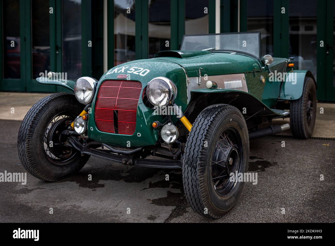 1948 Allard Mercury Special ‘LKX 520’ in mostra alla Scary Cars Assembly tenutasi presso il Bicester Heritage Centre il 30th ottobre 2022 Foto Stock