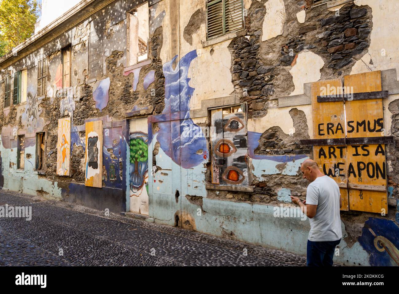 Vista sulla strada intorno a Funchal, Madeira, Portogallo. Foto Stock