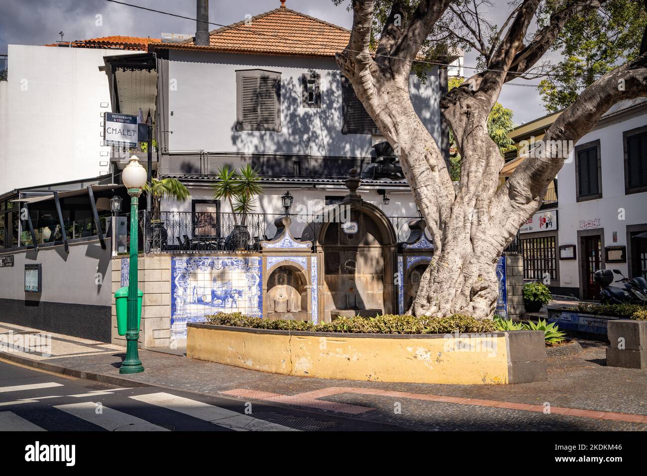 Vista sulla strada intorno a Funchal, Madeira, Portogallo. Foto Stock