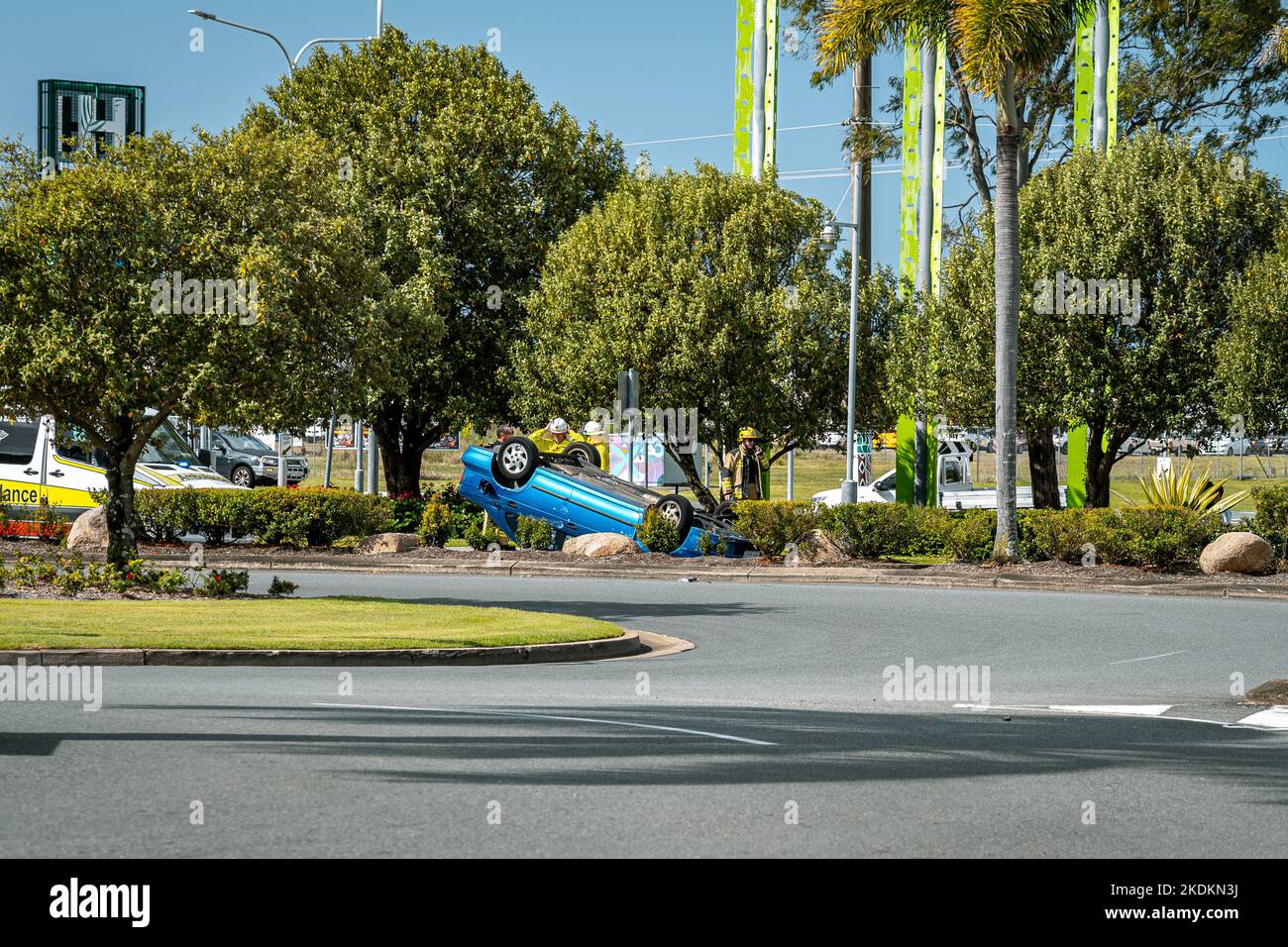 Gold Coast, Queensland, Australia - vista di incidente di automobile capovolta Foto Stock