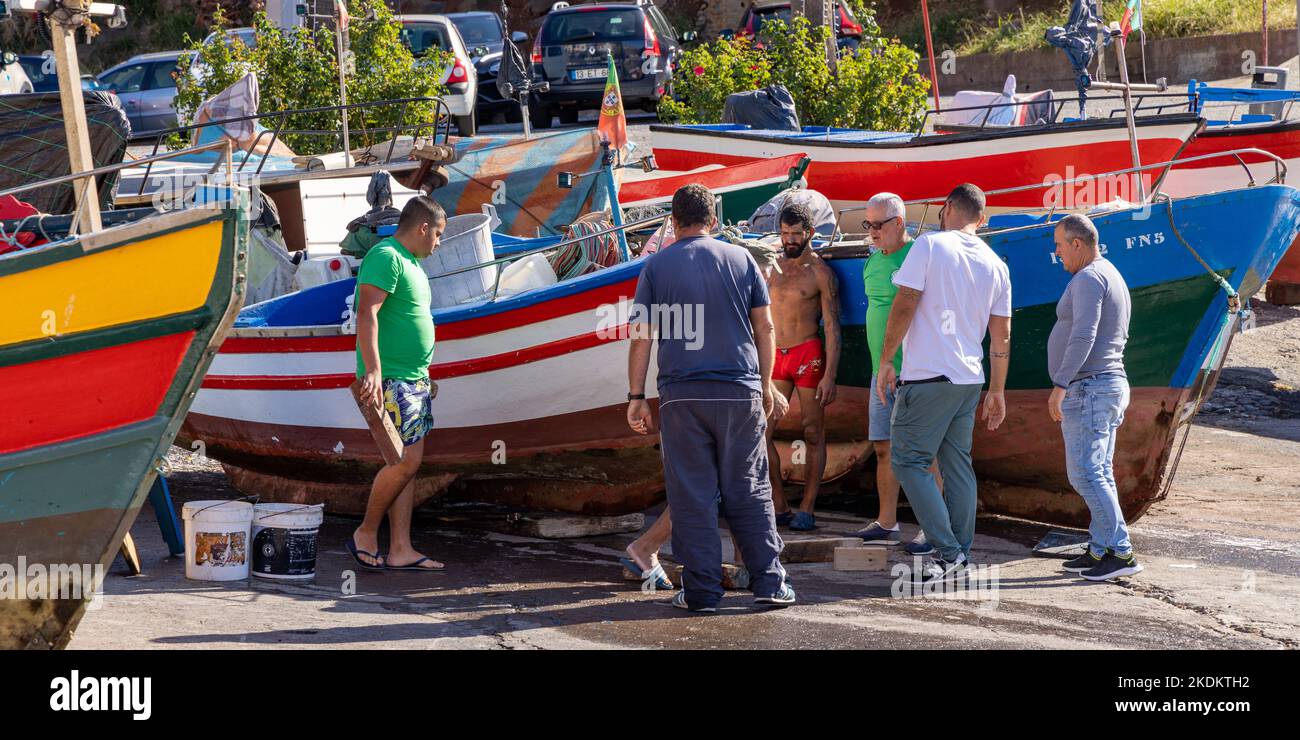 Barche da pesca a Baía de Câmara de Lobos, Camara de Lobos, Madeira, Portogallo, Foto Stock