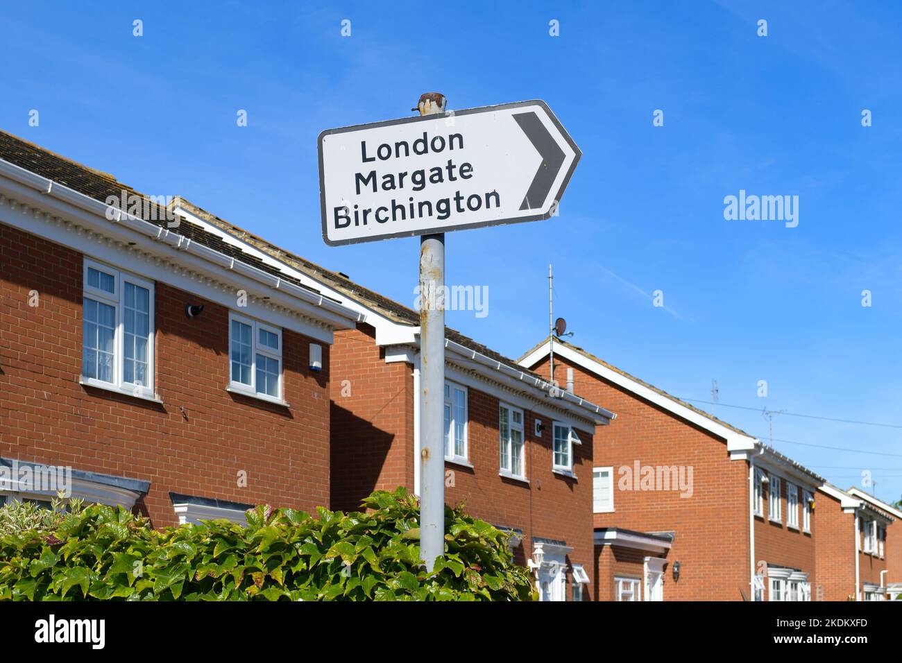 London Margate Birchington Road segno nel mezzo della proprietà immobiliare, Birchington on Sea, Kent, Inghilterra, Regno Unito Foto Stock