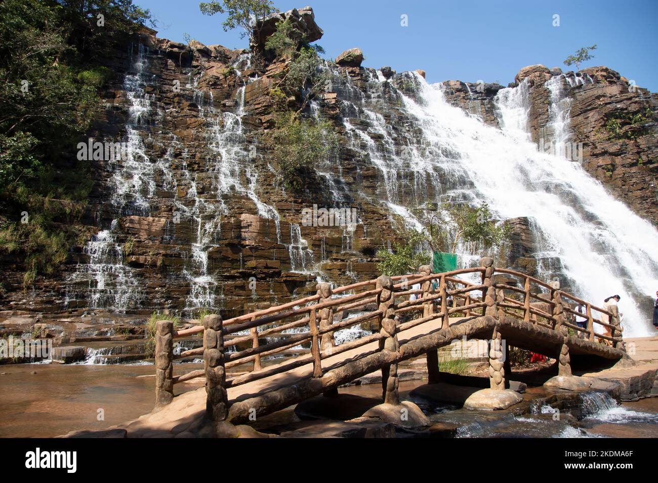 La cascata di Tirathgarh si trova nel Kanger Valley National Park. Una cascata bianca, questa è una delle attrazioni più importanti di Jagdalpur Foto Stock