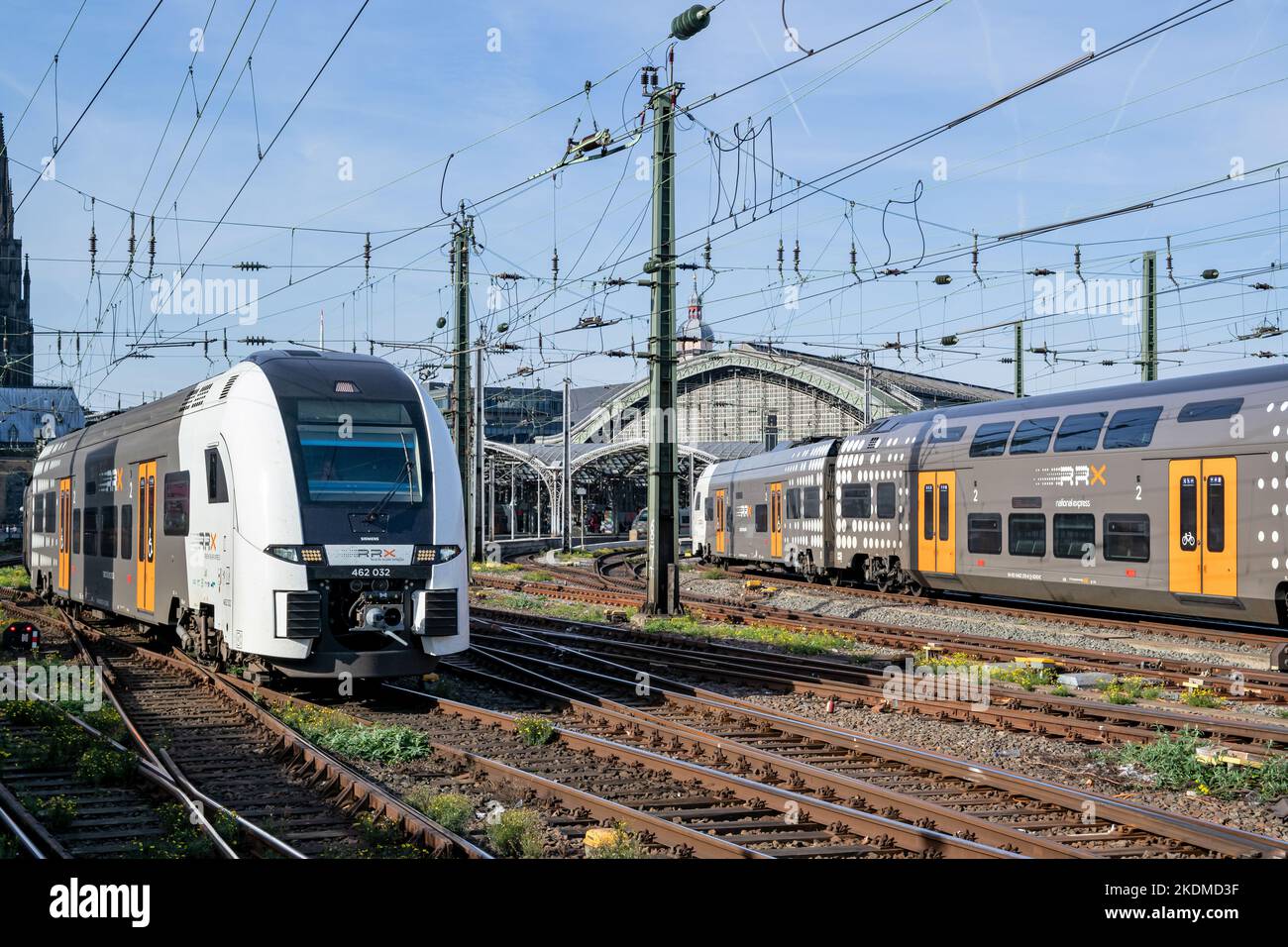Treno regionale RRX Rhein-Ruhr-Express Siemens Desiro HC alla stazione centrale di Colonia Foto Stock