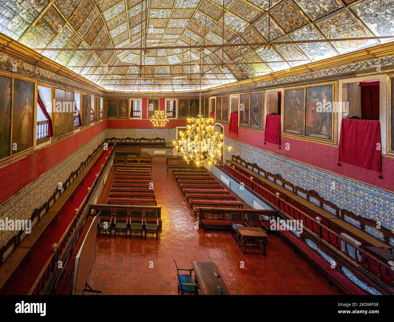 Grande Sala degli atti all'interno dell'Università di Coimbra, ex Palazzo reale - Coimbra, Portogallo Foto Stock
