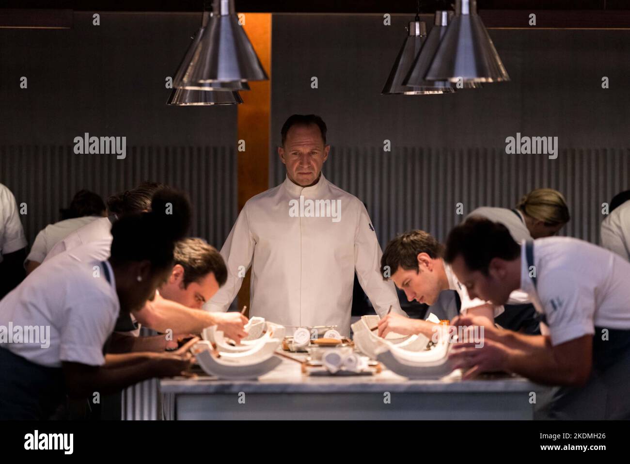 IL MENU (2022) RALPH FIENNES MARCHIO MYLOD (DIR) SEARCHLIGHT FOTO/COLLEZIONE MOVIESTORE Foto Stock