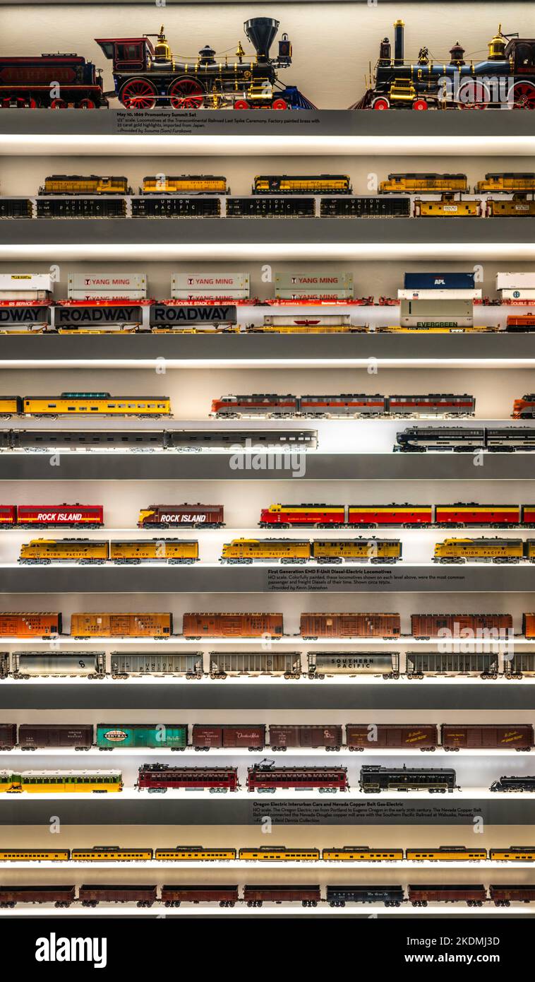 Vari set di treni giocattolo in mostra al California state Railroad Museum Foto Stock