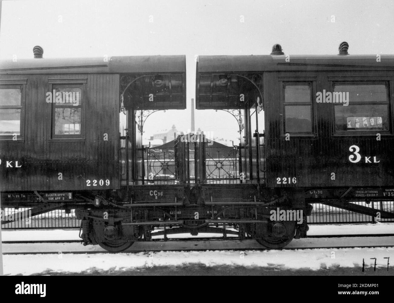 Jacobs Bogie per le ferrovie statali, SJ CC3D. In coppie interconnesse C3 vagoni, nel giunto poggiante su un boggi comune per dare ai vagoni una passeggiata più tranquilla sulla pista Foto Stock