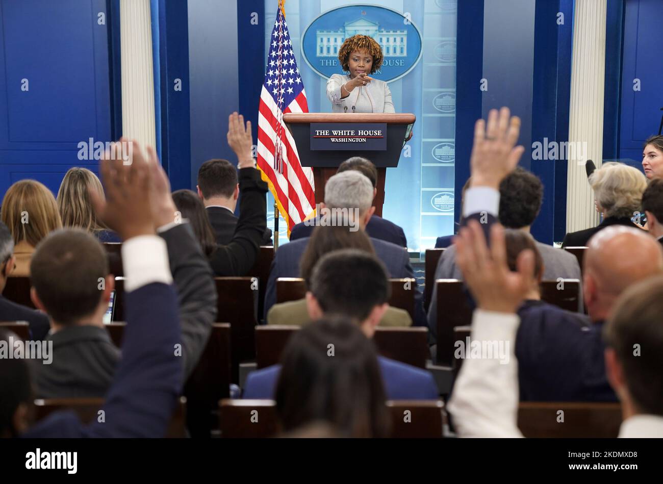 Washington, Stati Uniti. 07th Nov 2022. Il Segretario alla stampa della Casa Bianca, Karine Jean-Pierre, tiene un briefing alla Casa Bianca di Washington, DCon lunedì 7 novembre 2022. Photo by Leigh Vogel/Pool Credit: UPI/Alamy Live News Foto Stock