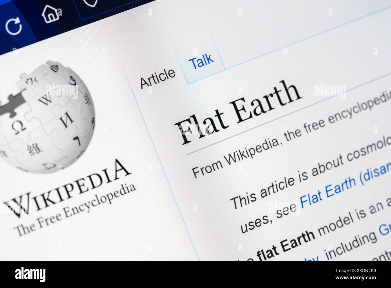 Pagina di Wikipedia per il modello di Terra piana - una concezione arcaica e scientificamente sprovata e teoria della cospirazione della forma della Terra come piano o disco Foto Stock